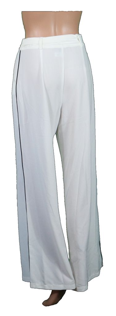 29 White Pants 4