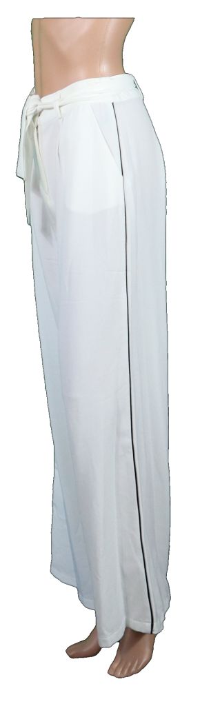 29 White Pants 4